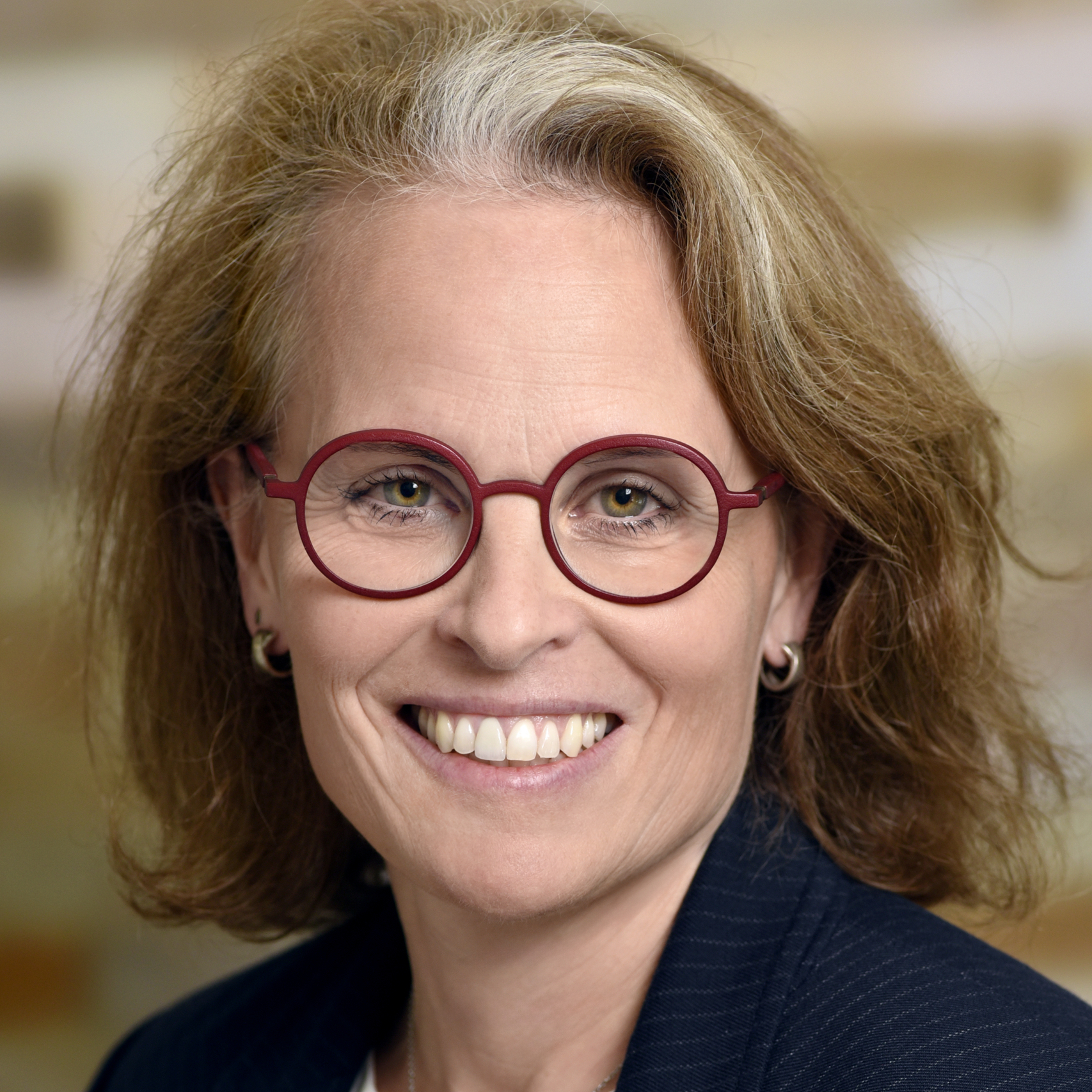 Dr. Monika Seifert